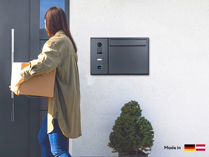 hello-briefkasten-mit-doorbird-sprechanlage-d1100e-und-ekey-sline-fingerprint_0001_01